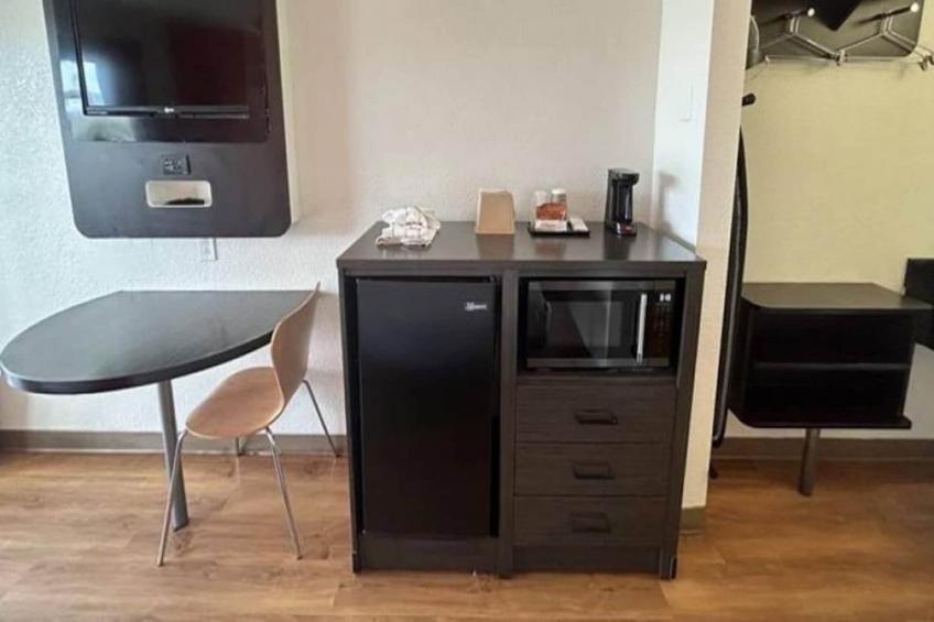 2 Full Beds  Suite Non-Smoking Micfridge - foto 35