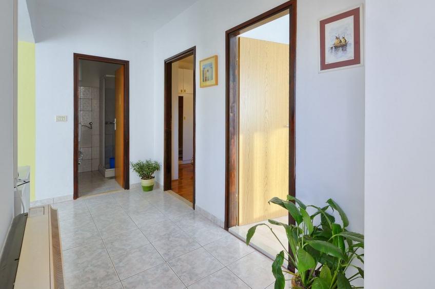 Helle Ferienwohnung in Vinkuran mit Garten, Grill und Terrasse - foto 16