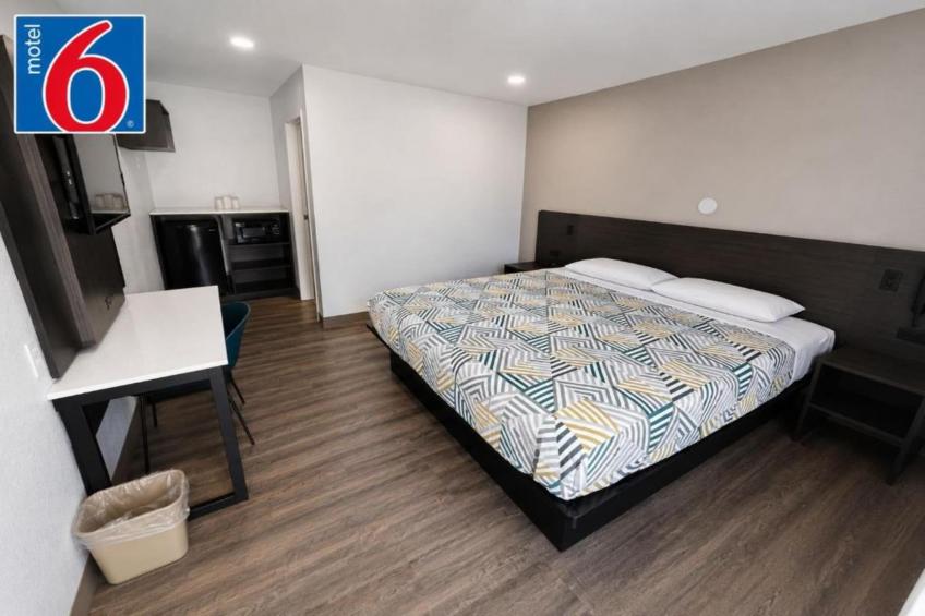 1 Queen Bed  Non-Smoking - foto 7