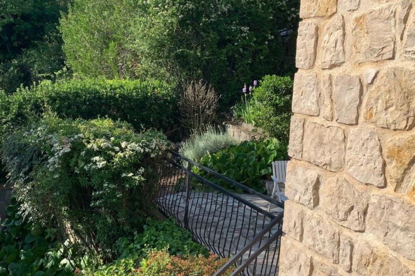 Steinhaus Garten und Blick auf die Berge - foto 15