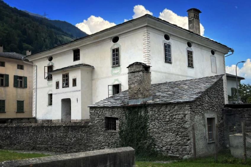 Bündner Zuckerbäckerpalazzo unter Denkmalschutz - foto 15