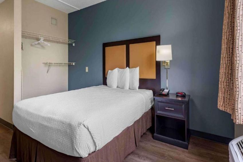 1 Queen Bed | Non-Smoking, Kitchen - foto 9