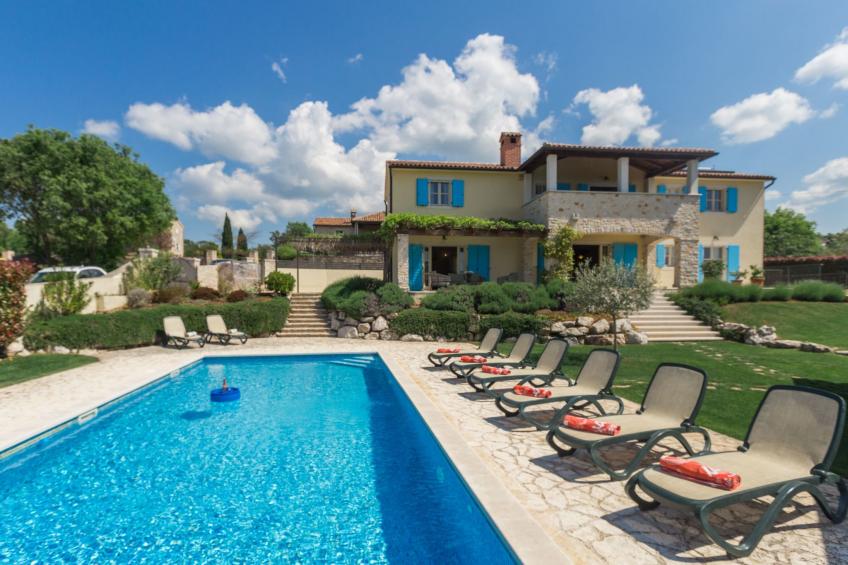 Villa mit Pool, Garten und Sommerküche - foto 4