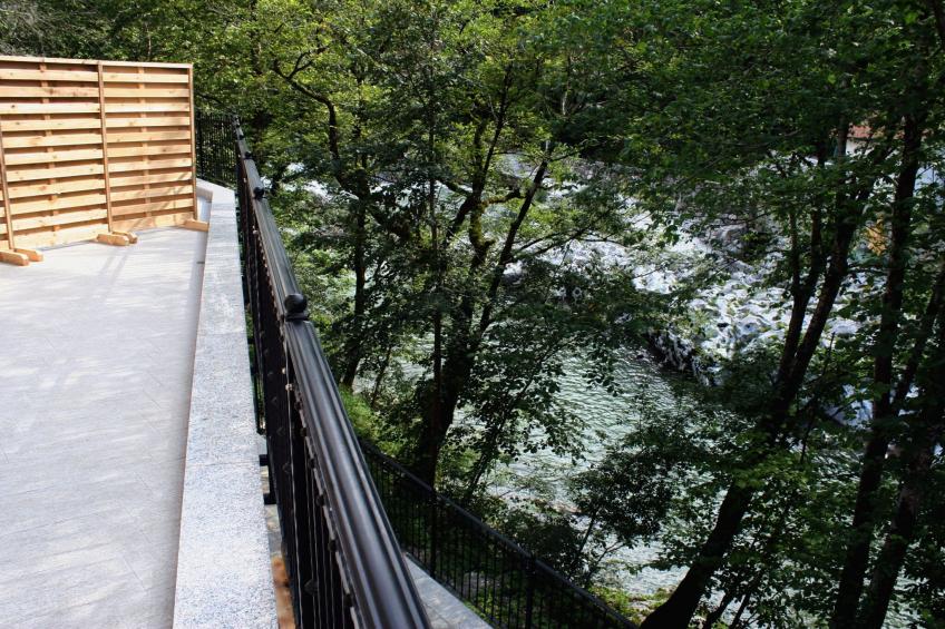 Riverside Rustic Ridge Apartments with Balcony - Three Bedroom Apartment with Balcony - foto 11