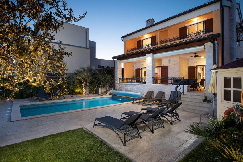 in Pomer mit privatem beheizten Pool und Meerblick - foto 48