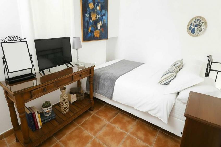 Picturesque Paros White House with Balcony Views - foto 13