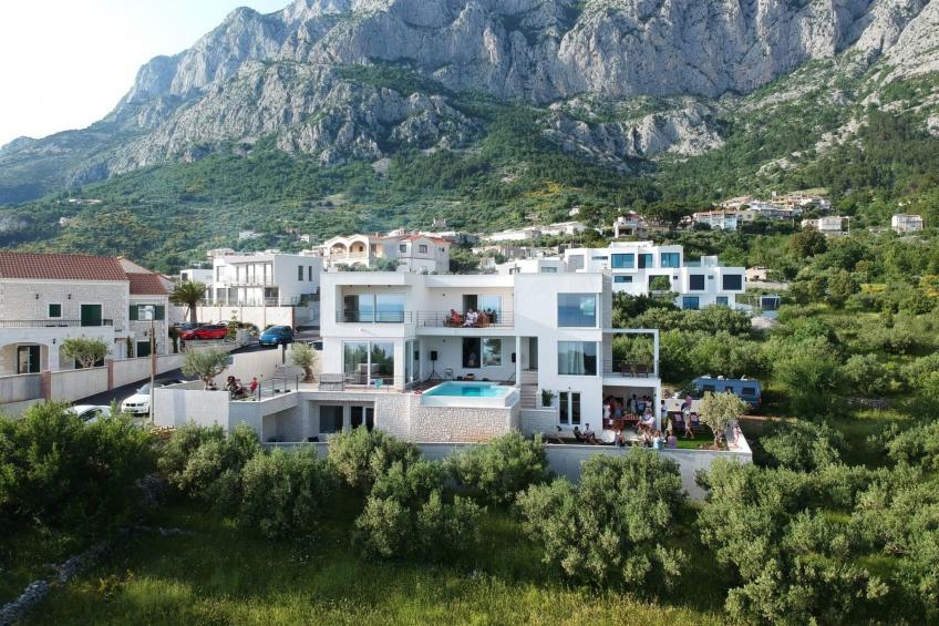 Moderne Villa mit Infinity-Pool im Bergdorf Veliko Brdo - foto 33