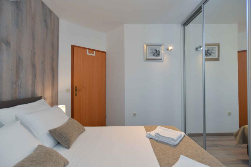 Holiday apartment with balcony and air conditioning - BF-VJVYW - foto 13