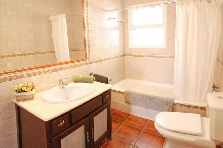 Ganzes Haus in Comares mit abschließbarem Parkplatz - foto 32