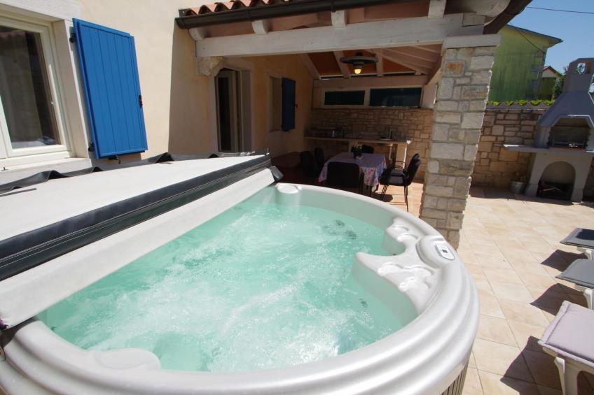 in Kavran mit Terrasse und Grill - foto 3