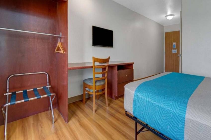 1 Queen Bed  Non-Smoking - foto 7