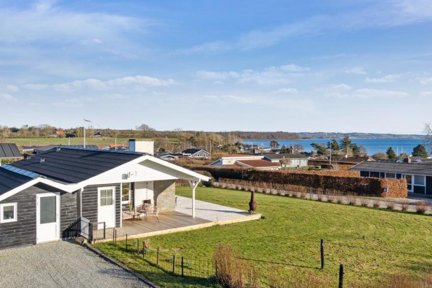 "Reinhold" - 200m from the sea