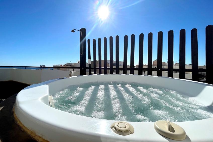 Ático con jacuzzi en Carboneras