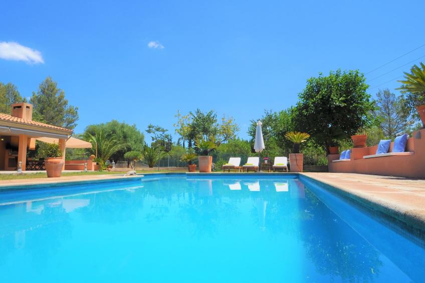 Villa con piscina y pista de tenis privada ideal para familias.  - WiFi Gratis - foto 2