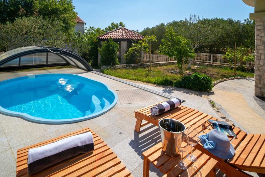 Charming Villa Rea, 8+2 with heated pool - foto 8
