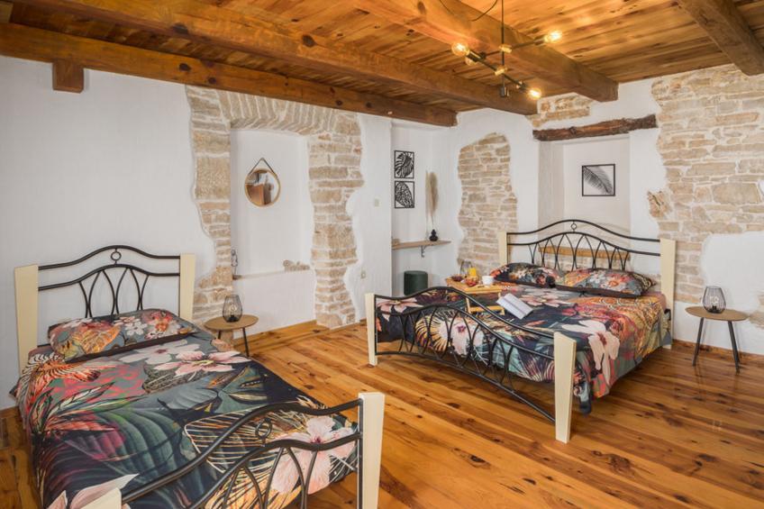 Courtyard Ivini - foto 4