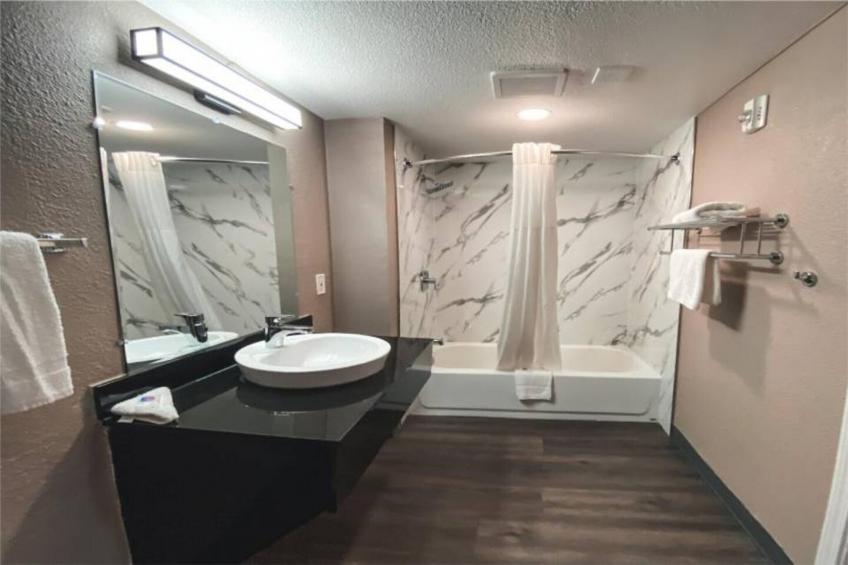 2 Queen Beds  Non-Smoking Kitchen - foto 12