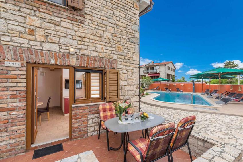 Holiday apartment mit Terrasse und Pool - BF-CZ2M8 - foto 2