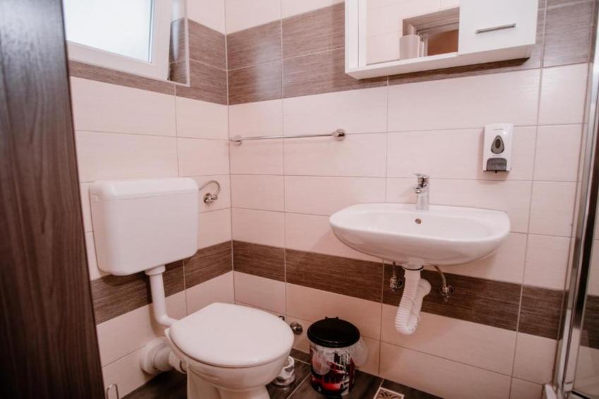 Mountain Serenity Rooms - Double Room with Balcony  2 - foto 5