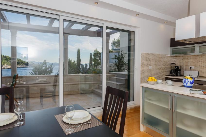 Ferienvilla "Osibova" mit Blick auf das Wasser - foto 33