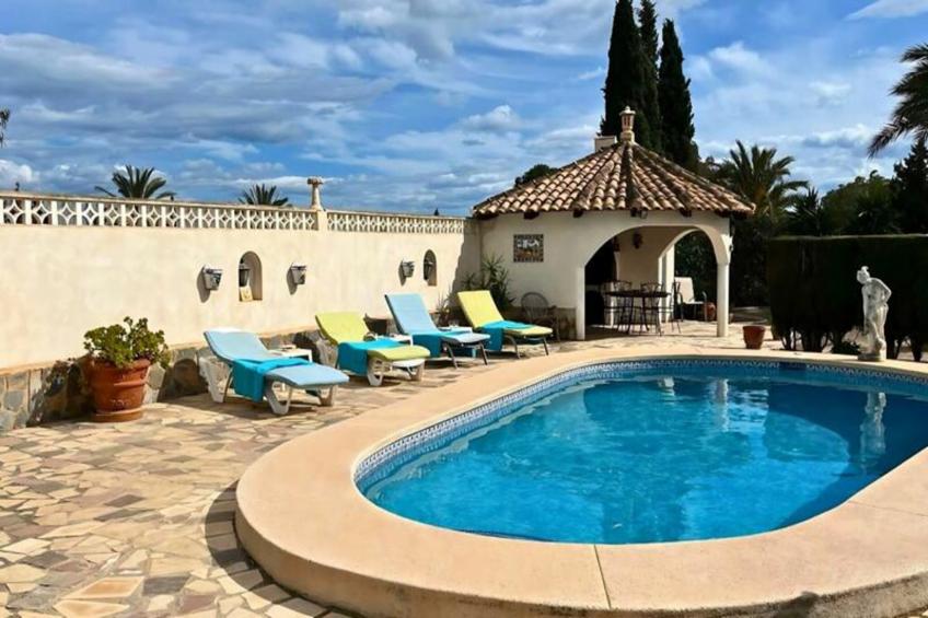 Authentique Finca Espagnole Avec Piscine Privée Et Jardin