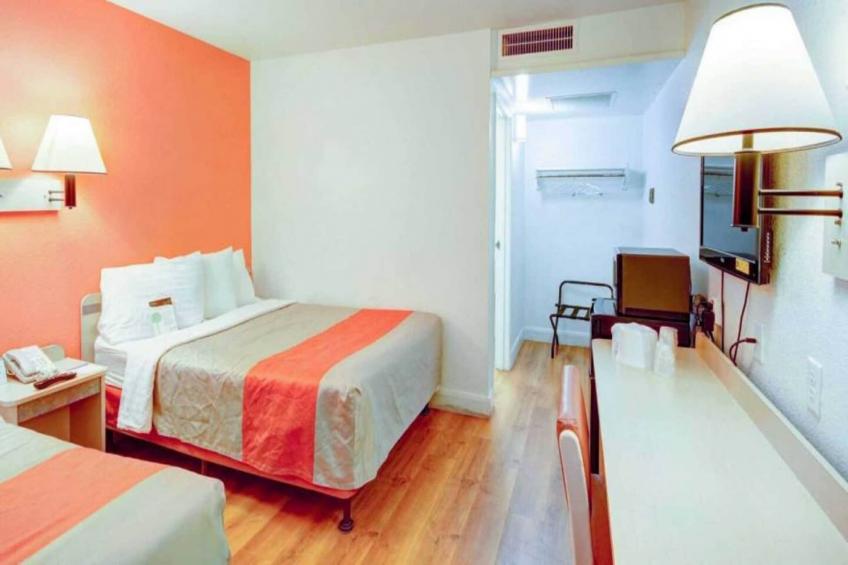 2 Full Beds  Smoking - foto 8