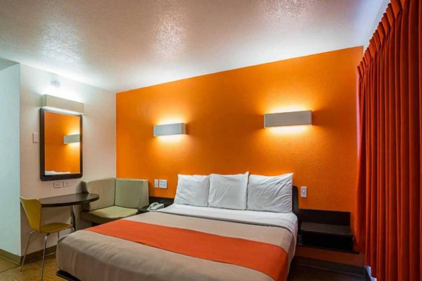 1 Queen Bed  Non-Smoking - foto 11