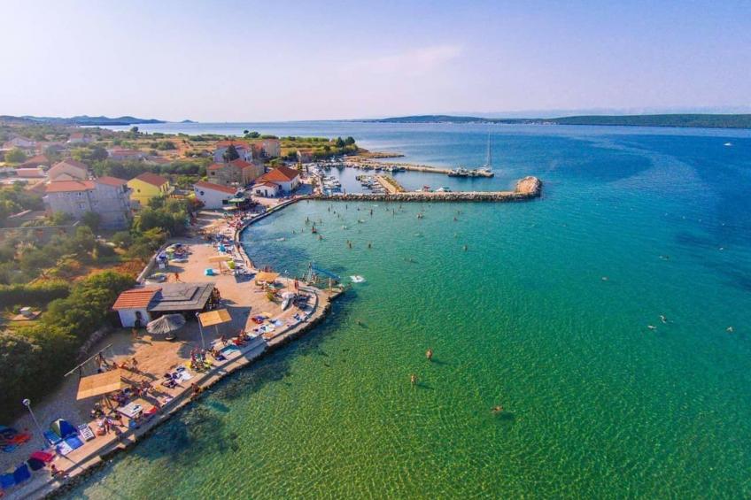 Modernes Ferienhaus in Dobropoljana mit Terrasse, Garten und Grill - foto 39