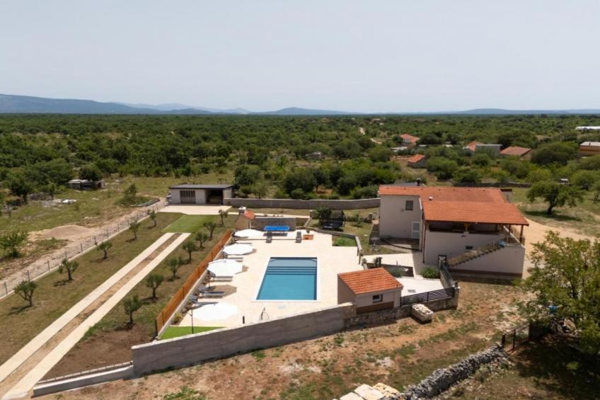 Five Bedroom Villa With Pool - foto 41