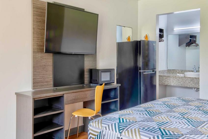 1 King Bed  Premium Micfridge Non-Smoking - foto 7