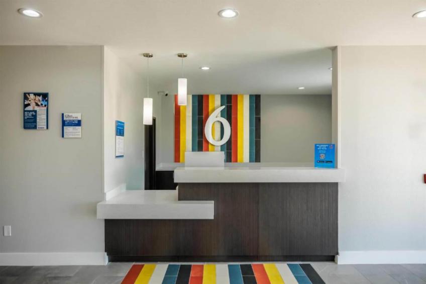 2 Queen Beds  Non-Smoking Kitchen - foto 14