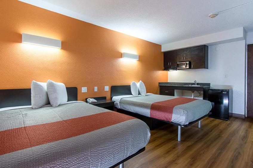 2 Queen Beds  Non-Smoking - foto 11