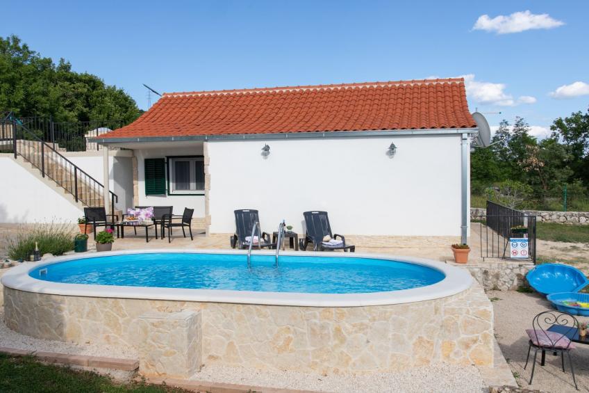 Serene Retreat Holiday Home with Pool - Two Bedroom Holiday Home with Pool - foto 16