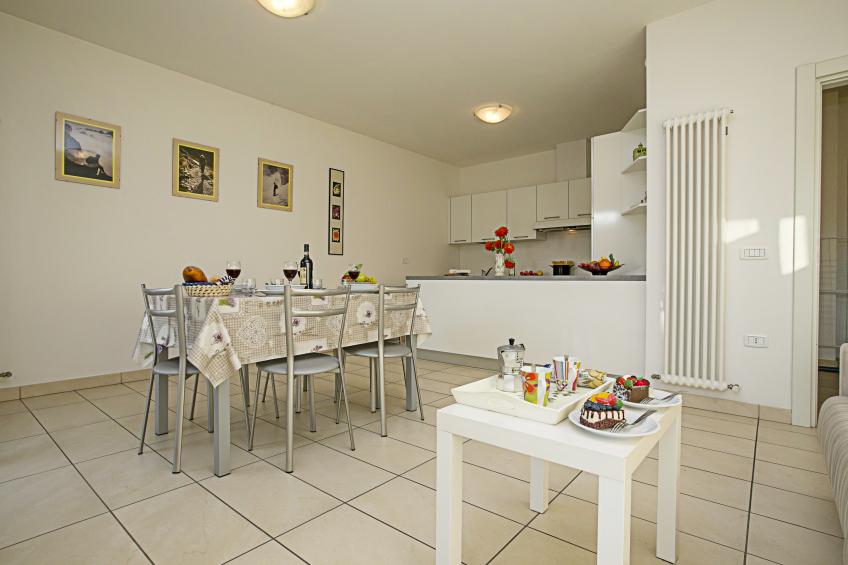 Torbole Relax, Pool & Balcony Apartment - foto 12