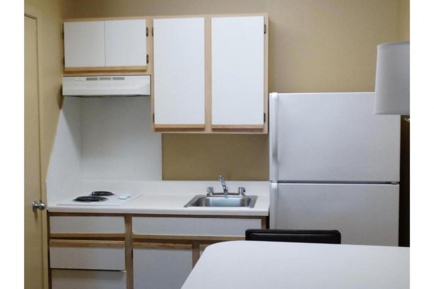 1 Queen Bed | Non-Smoking, Kitchen - foto 19