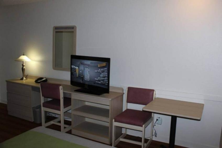 1 QUEEN BED  SMOKING - foto 11