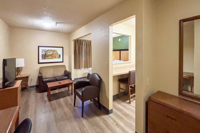 1 Queen Bed | Mob Acc Tub Ste Nsmk Sb Micfri - foto 44