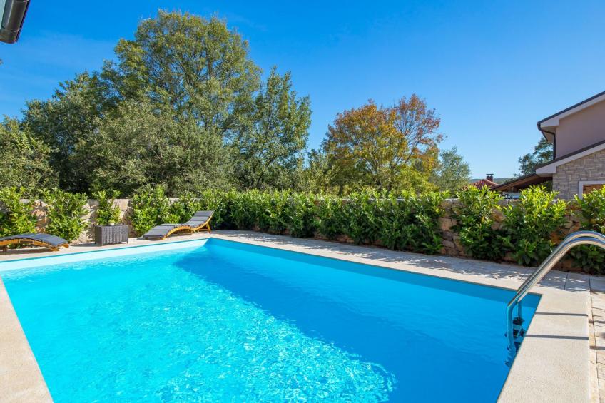 Romantische Villa mit Pool, umgeben von Natur - foto 17