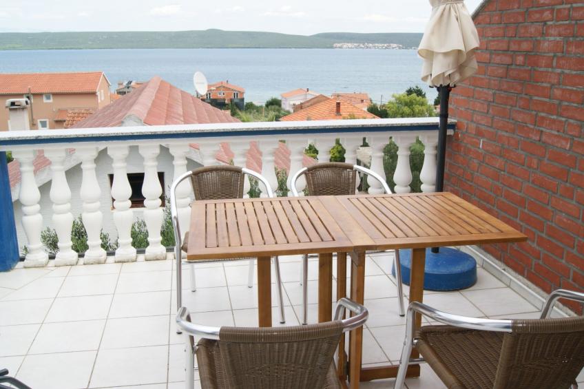 FeWo 2, mit 1. Schlafzimmer für 4. Personen mit Balkon im ersten Obergeschoss g - foto 8