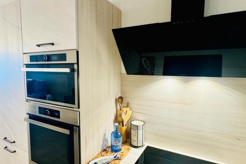 Wunderschöne renovierte Wohnung mit vollem Meerblick - foto 9