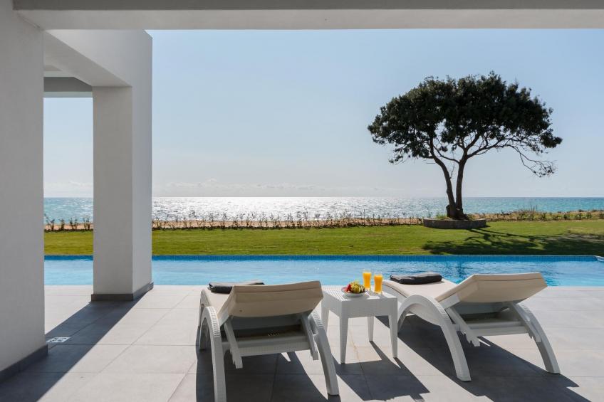 Luxuriöse Villa am Meer mit beheizbarem Pool