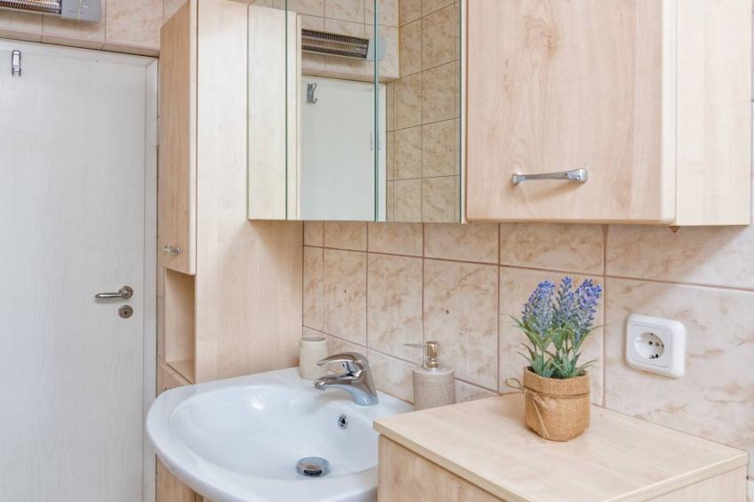 Hidden Gem Holiday Home with Pool in Kastel Stafilic - Two Bedroom Holiday Home with Pool - foto 13