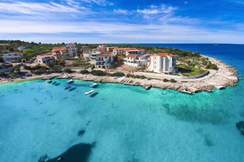Holiday apartment prvi red do mora (10 m) - BF-XJHX