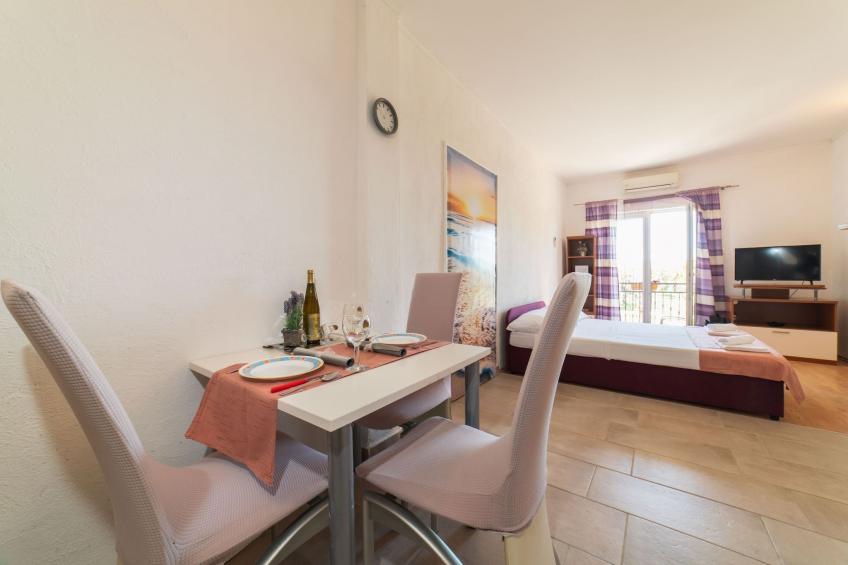 Tranquil and Stylish Apartment Kastel Novi - Studio Apartment with Garden - foto 2