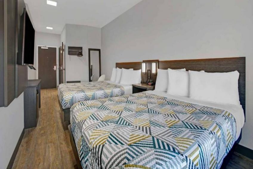 2 Queen Beds Nsmk Kitchen Shower - foto 6