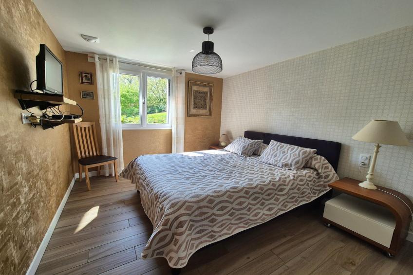 Joli rez-de-jardin avec terrasse sud plage 800 m - foto 6