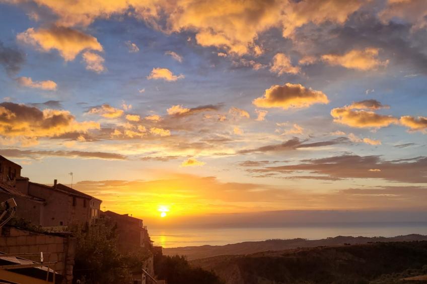 Geräumige Artemide-Wohnung mit Terrasse - foto 3