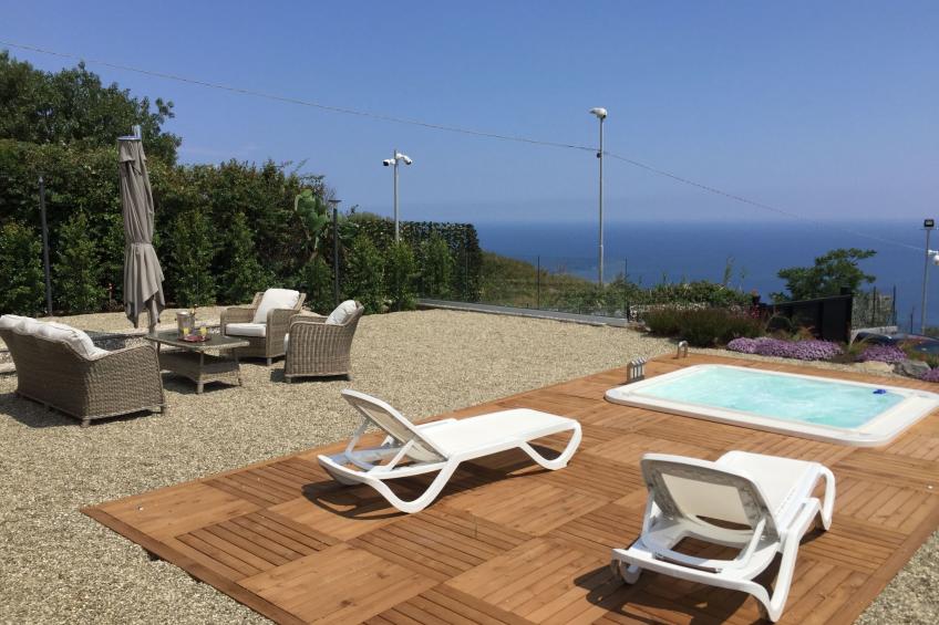 Zyklopenhaus. Erstaunliche Aussicht und privates Mini-Spa - foto 5