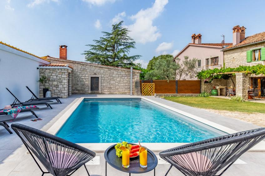 Courtyard Ivini - foto 14