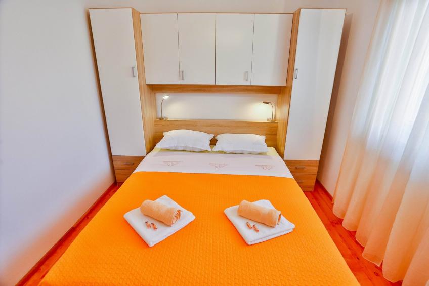 Apartments Lenka - Two Bedroom Apartment with Garden  Terrace A5 - foto 13